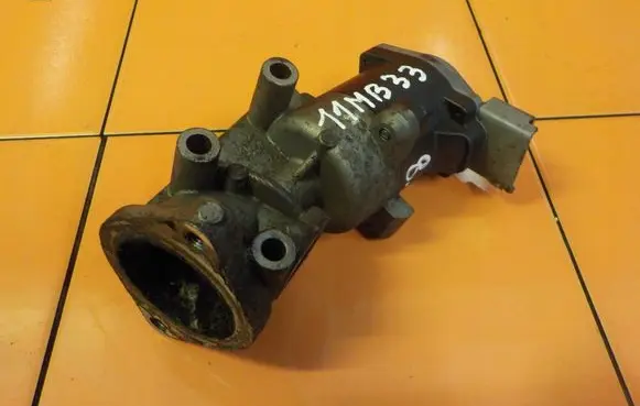 Land Rover Discovery 3 - LR3 EGR thermostat 7H2Q9D475DE