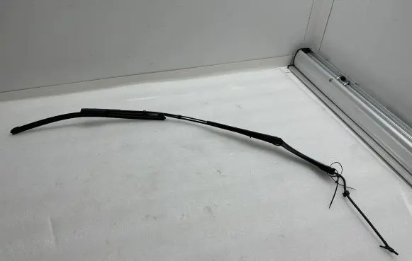 Tesla Model Y Windshield/front glass wiper blade 150705100A 6824