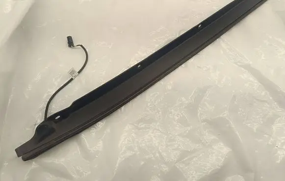 Jeep Grand Cherokee Tailgate/trunk side cover trim 68165049 1005561