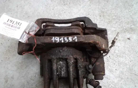 Peugeot 605 Front brake caliper