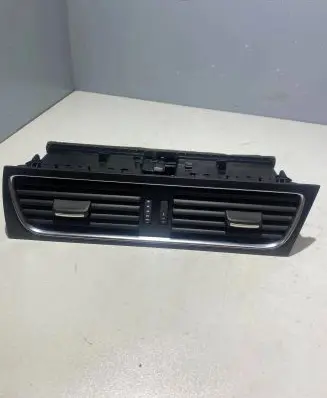 Audi A5 Sportback 8TA Dash center air vent grill 8T2820951B
