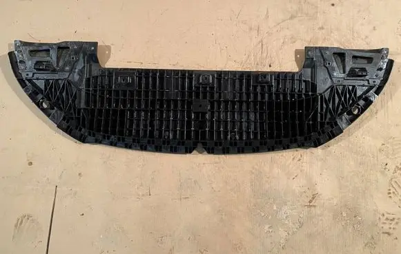 Front bumper skid plate/under tray