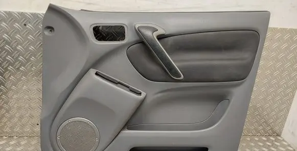 Toyota RAV 4 (XA20) Front door card panel trim 67661X1B01
