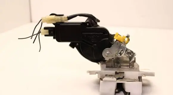 Suzuki Splash Tailgate/trunk/boot lock/catch/latch 