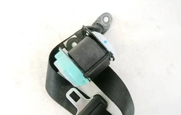 Mazda CX-7 Middle seatbelt (rear) 0436048 e40436048
