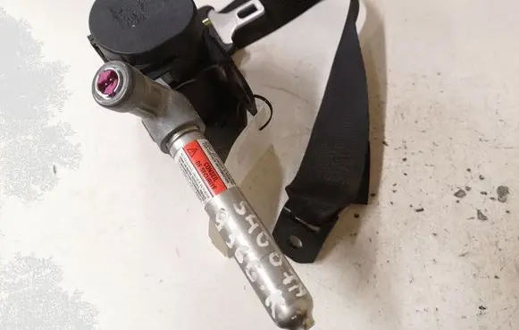 Volvo S40 Rear seatbelt 30615643
