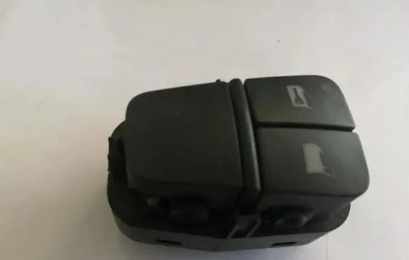 Fiat Croma Electric window control switch 1821940222 051470747