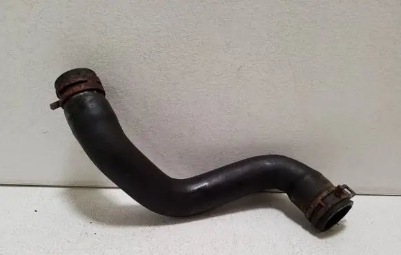 Engine coolant pipe/hose