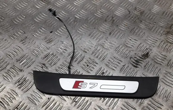 Audi A7 S7 4G Rear sill trim cover 4G8947424D