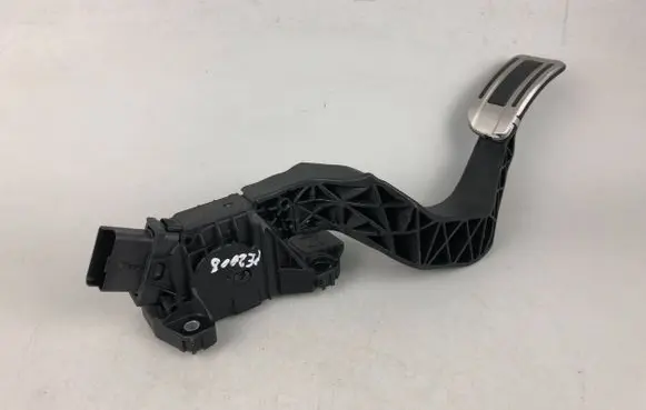 Peugeot 2008 II Accelerator throttle pedal 9827705480