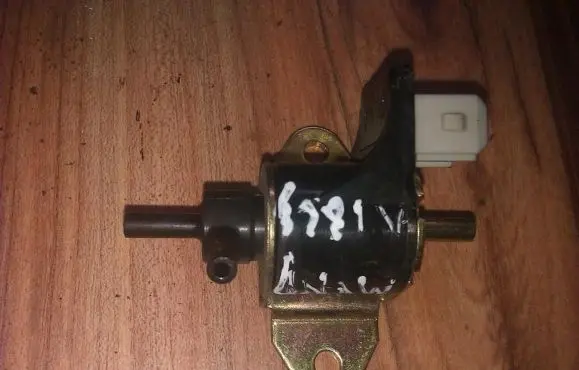 Ford Mondeo MK I Turbo solenoid valve 93bw19496