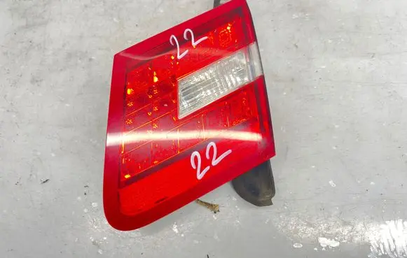 Mercedes-Benz E C207 W207 Tailgate rear/tail lights A2078200464