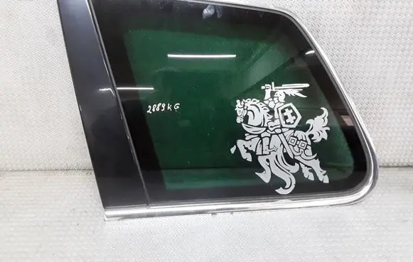 Volkswagen Touareg I Rear side window