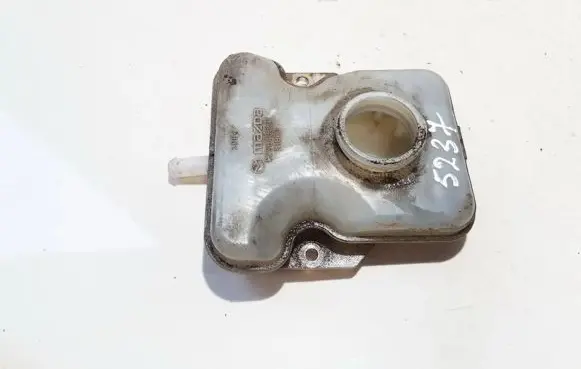 Mazda 5 Brake fluid reservoir C23643550