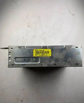 BMW 7 E38 Sound amplifier 6946423 037254667