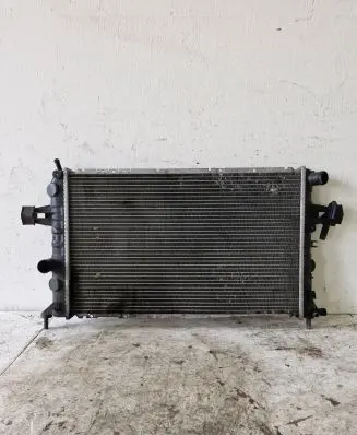 Opel Zafira A Coolant radiator