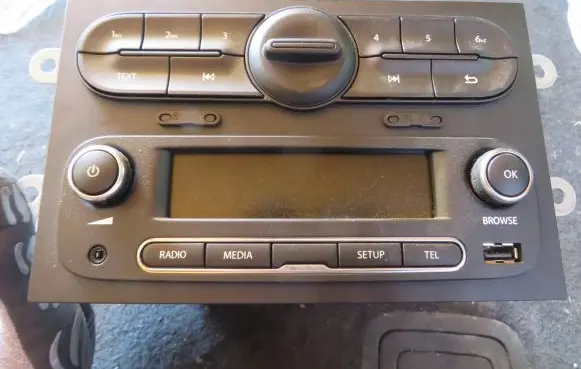 Renault Twingo III Radio/CD/DVD/GPS head unit 281153735R