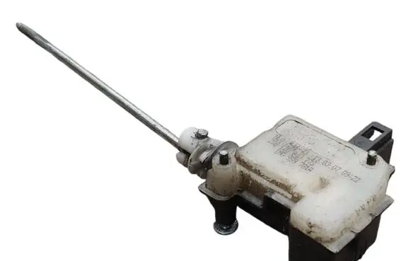 Skoda Octavia Mk2 (1Z) Central locking motor 1Z0810773 1M0959781A
