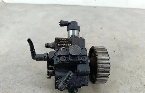 Ford Focus Fuel injection high pressure pump 9656300380