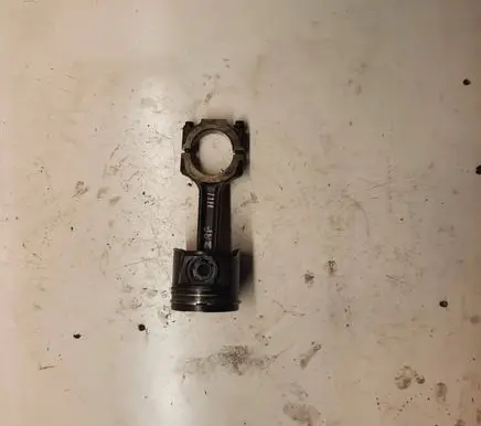 Opel Zafira B Piston with connecting rod 082214