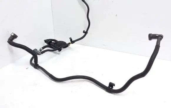 Volvo C30 Fuel line pipe