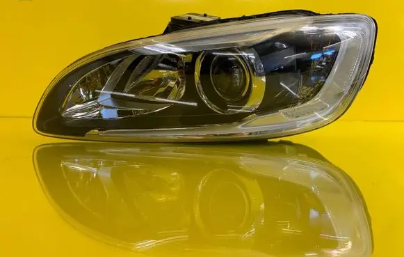 Volvo V60 Headlight/headlamp 31698818