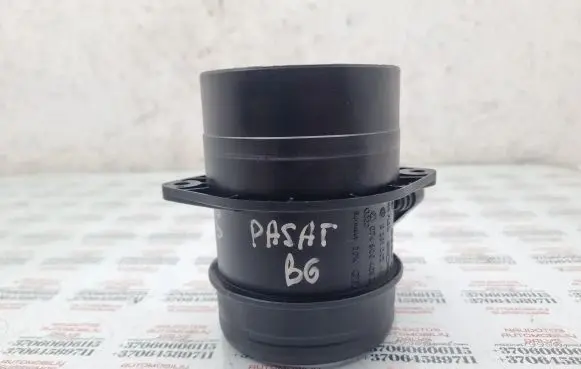 Volkswagen PASSAT B6 Mass air flow meter 074906461B 0281002461