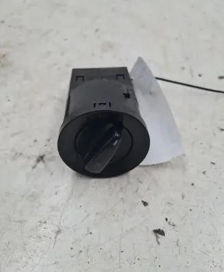 Volkswagen Golf IV Light switch 1C0941531
