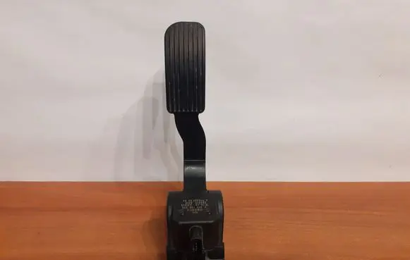Mercedes-Benz Sprinter W906 Accelerator throttle pedal 0280755025 A9063000304