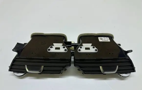 BMW 7 G11 G12 Dash center air vent grill 932995510