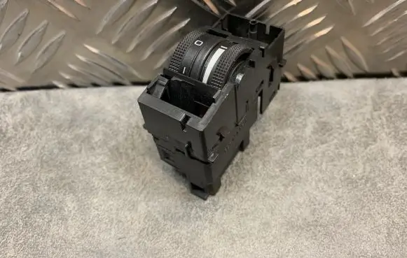 Seat Toledo III (5P) Headlight level height control switch 5P0919094