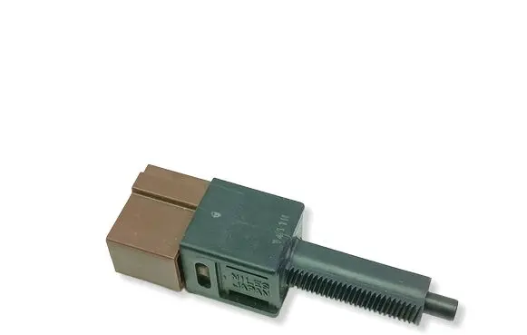 Nissan Qashqai+2 Brake pedal sensor switch 