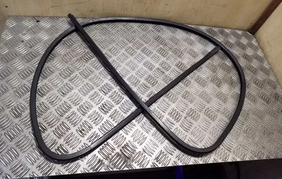 Windshield trim