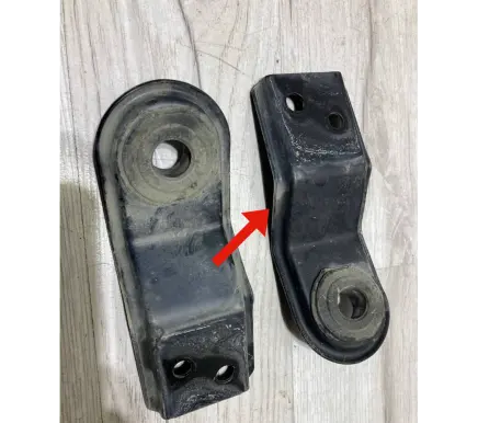 Radiator mount bracket