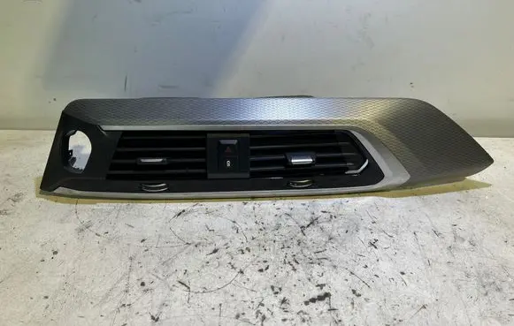 BMW X3 G01 Dash center air vent grill 11916410 6422 00003