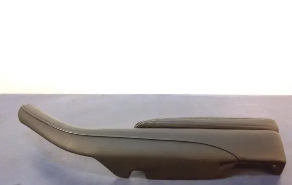 Cadillac CTS Armrest 