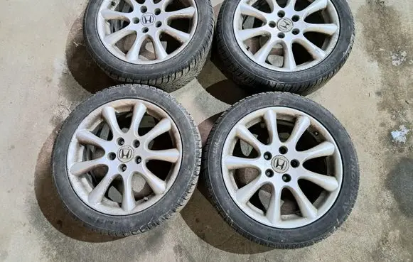 Honda Accord R17 alloy rim 