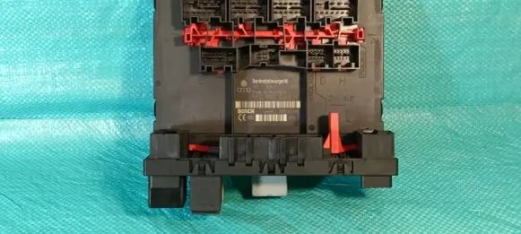 Volkswagen Touran I Comfort/convenience module 1K0937049N H37S0803