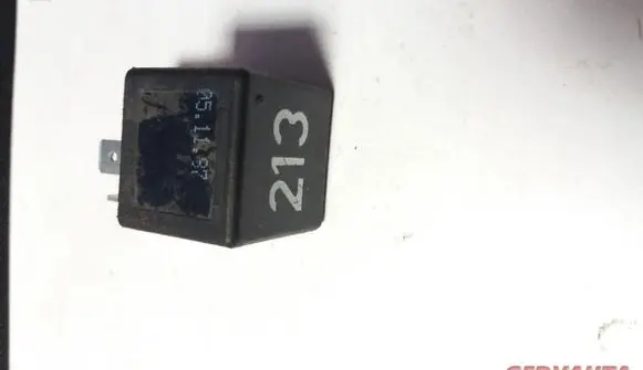 Volkswagen PASSAT B5 Other relay 443951253J