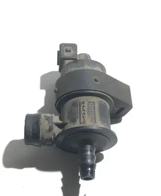 Volvo XC70 Vacuum valve 31104896