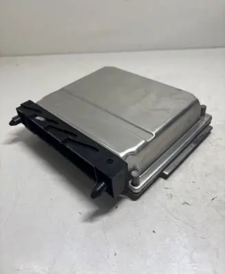 Volvo V70 Engine control unit/module 08677708A 02252 0000073533