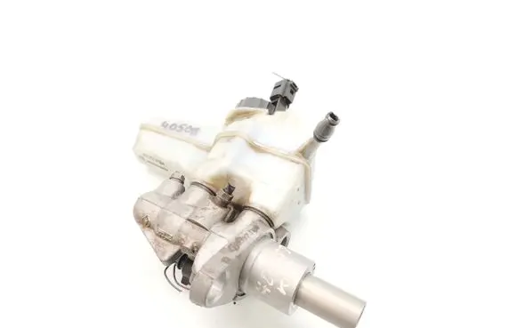 Volkswagen PASSAT B6 Master brake cylinder 3C2611301 5N0945459A