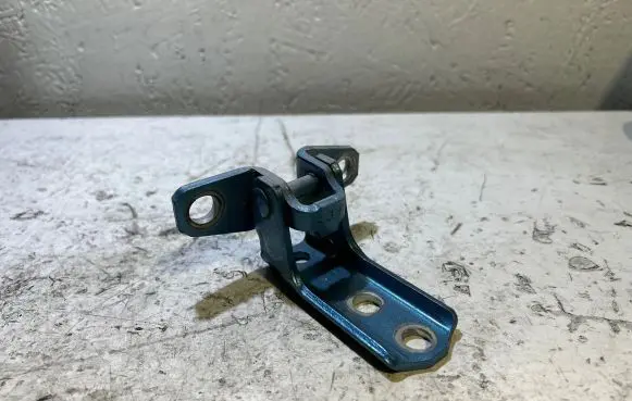 Mitsubishi ASX Front door lower hinge 