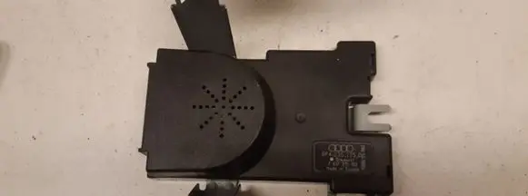 Audi A3 S3 8P Antenna control unit 8P4035225D