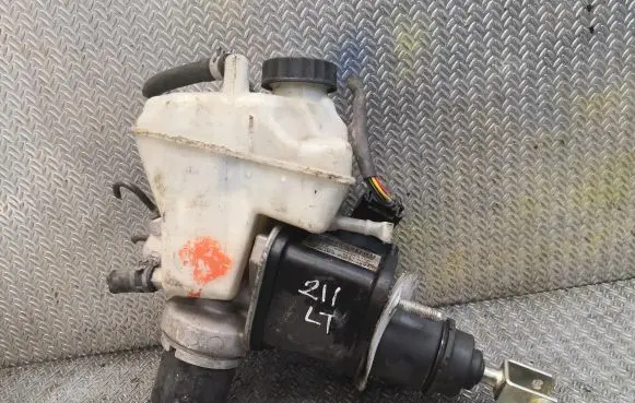Mercedes-Benz E W211 Brake booster 0004300312