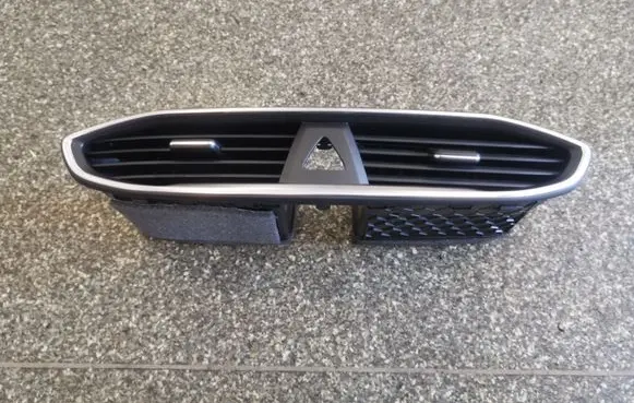 Hyundai Santa Fe Dash center air vent grill 97410S1000