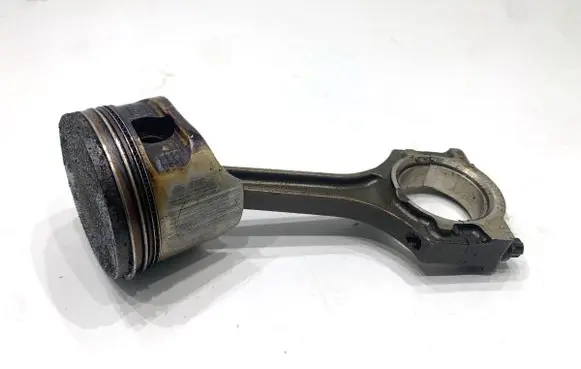 Ford Fiesta Piston with connecting rod STJC