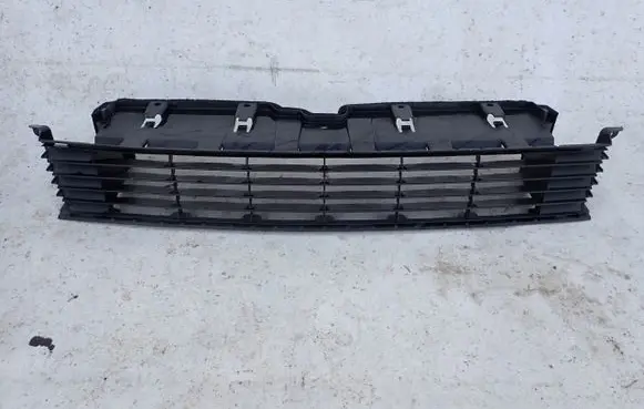Toyota Prius+ (ZVW40) Front bumper lower grill 5311247050