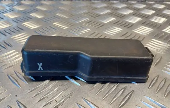 Toyota Corolla Verso E121 Fuse box cover 8386P1