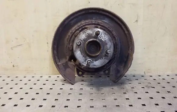 Toyota Corolla E120 E130 Rear wheel hub spindle/knuckle 